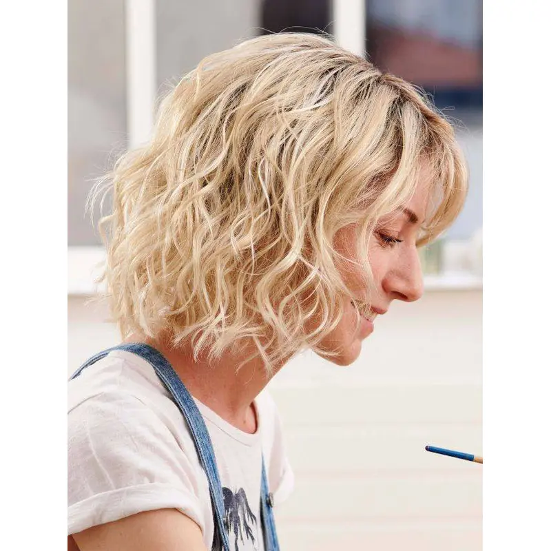 Ladies Wigs Blonde Chin Length Wavy Bobs Wigs