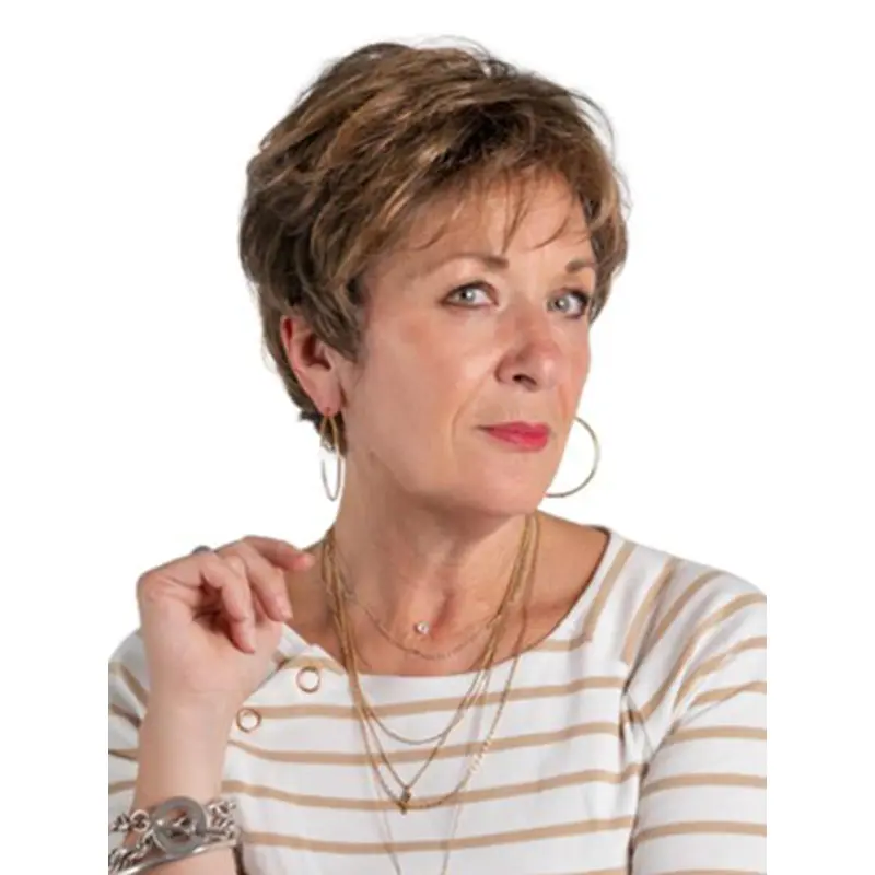 Short 8" 100% Hand-tied Blonde Synthetic Layered Wigs On For Elderly Ladies