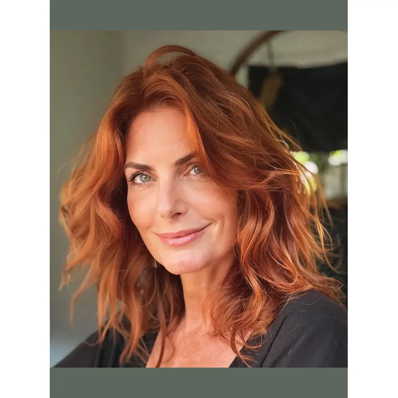 Medium Wavy Wig Synthetic Shoulder Length Layered Auburn 14" Lace Front Wigs