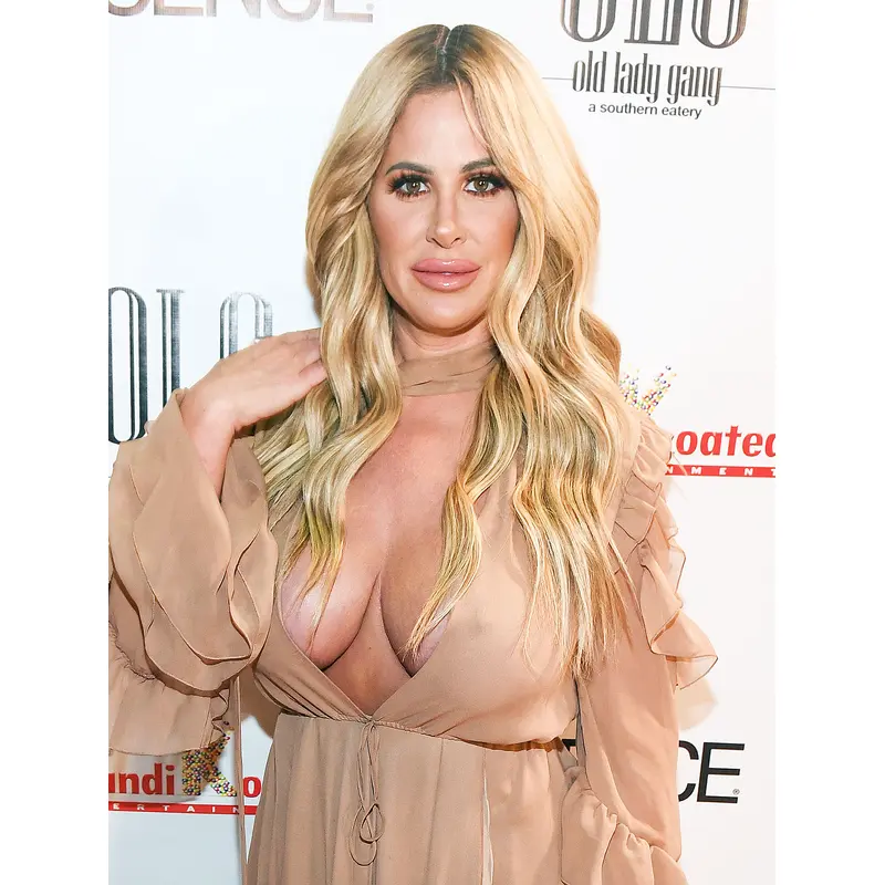 24" Long Wavy Capless Blonde Kim Zolciak Wigs