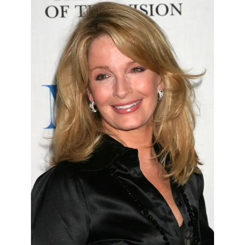 Shoulder Length Wavy Full Lace Blonde 16" Mature Women Wigs