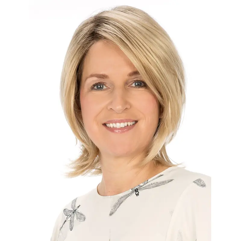 Gorgeous 12" Chin Length Straight Blonde Bob Wigs