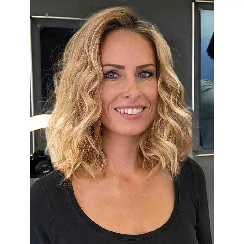 Medium Length Blonde Wigs Lace Front Wavy Wigs Without Bangs Wigs