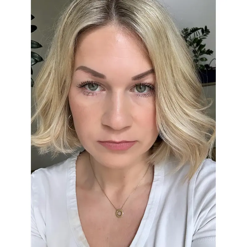 Real Hair Wigs Classic Bobs Blonde 10" Layered Monofilament Wigs