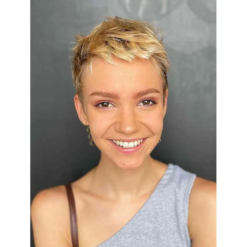Short Blonde Wigs Synthetic Wavy Pixie Wigs Pixie Cut Wigs