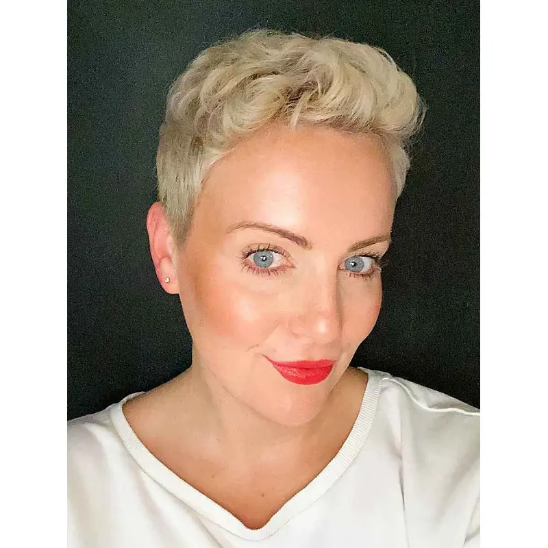 Short Blonde Wigs For Women Synthetic Wig Pixie Cut Short Ladies Wigs