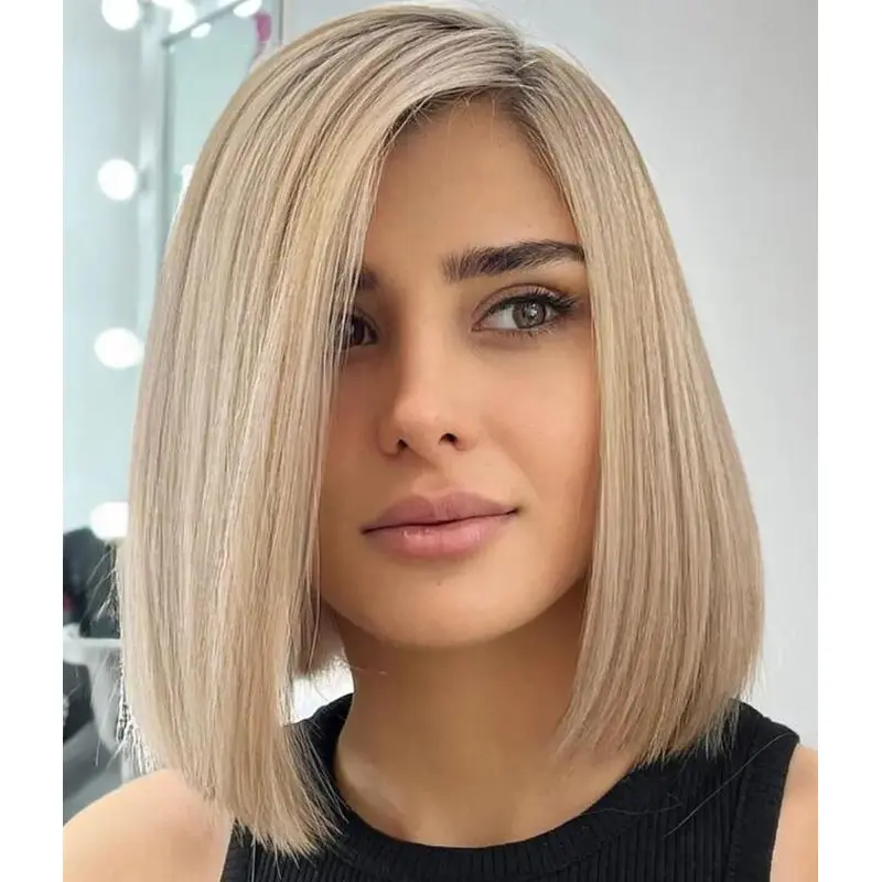 Chin Length Straight Blonde Bobs Fashionable Bob Wigs