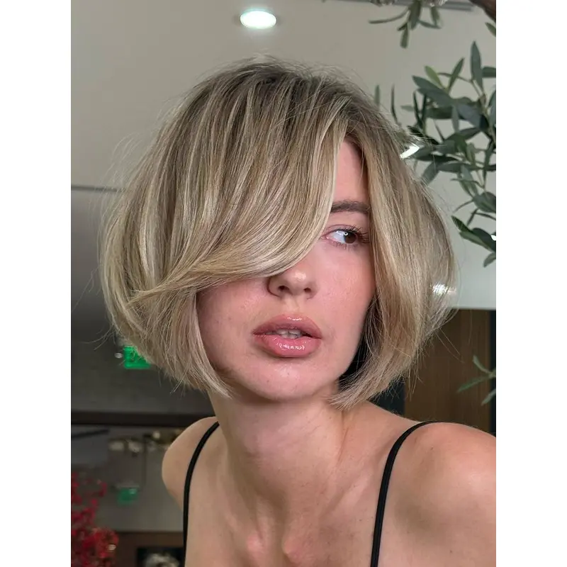 Medium Blonde Wig Bobs Chin Length 10" Straight Lace Front Wigs