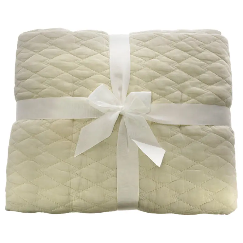 Cariloha Diamond Stitch Bamboo Quilt - Coconut Milk-Queen by Cariloha for Unisex - 1 Pc Blanket